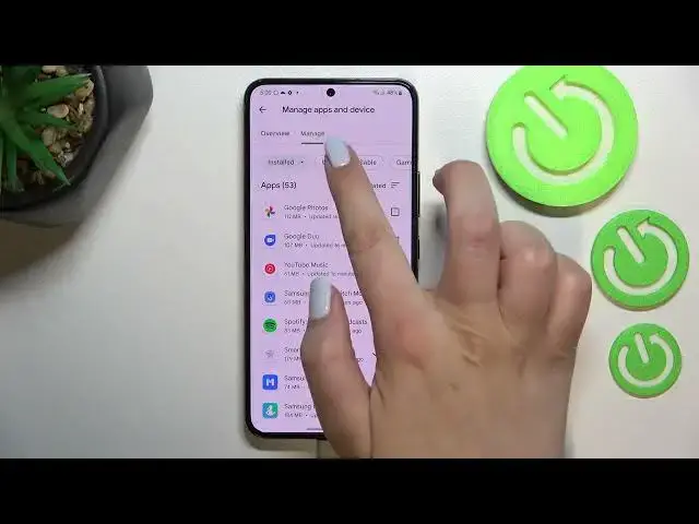 'Video thumbnail for How to Update Apps in SAMSUNG Galaxy S22?'