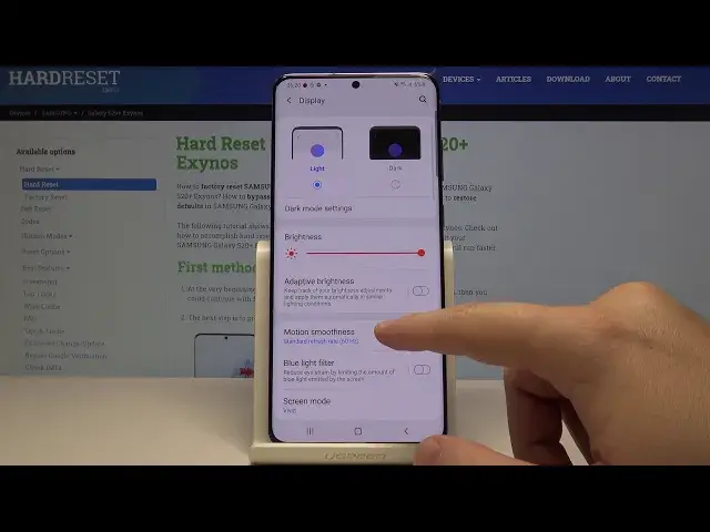 Video thumbnail for How to Change Refresh Rate on SAMSUNG Galaxy S20+ - Set Up High Refresh Rate (120 HZ)
