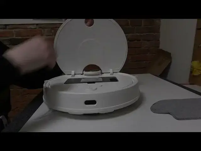 Video thumbnail for How to Empty Dust Bin on Viomi SE Vacuum Cleaner by Xiaomi - How to Refill Water Container on Viomi