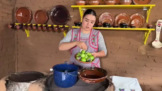Video thumbnail for Tacos Verdes Ahogados_ Bien Sabrosos. Receta La Cocina En El Rancho(720P_HD)