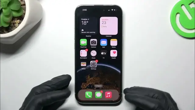 Video thumbnail for How to Remove Icon Notification Dots on iPhone 15 - App Icon Badges