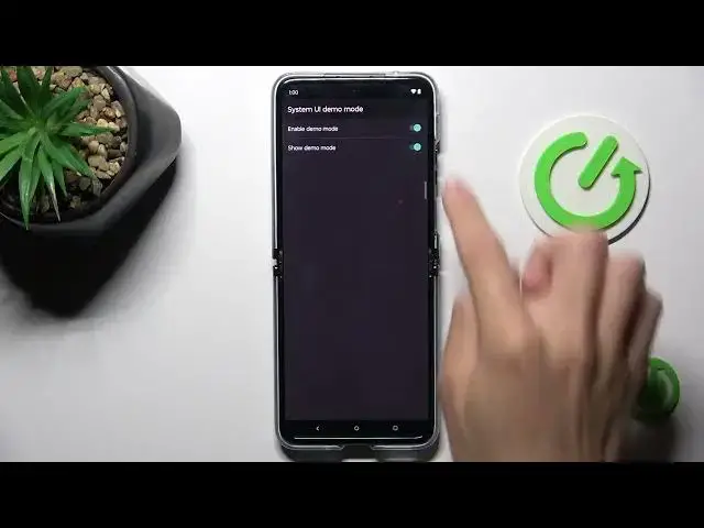 'Video thumbnail for How to Turn On & Turn Off the Demo Mode on a MOTOROLA Razr 40 Ultra - System UI Demo Mode'