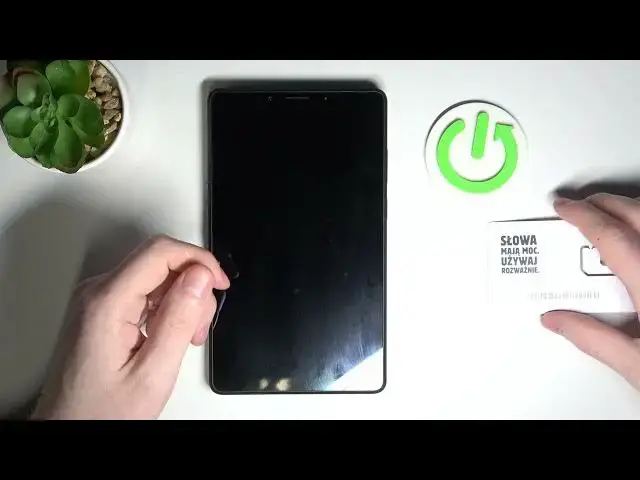 Video thumbnail for LENOVO Tab M7 and Male Hand Size Comparison