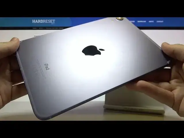 Video thumbnail for Silver iPad Mini (2021) Color Presentation - Silver iPad Shade Checkup