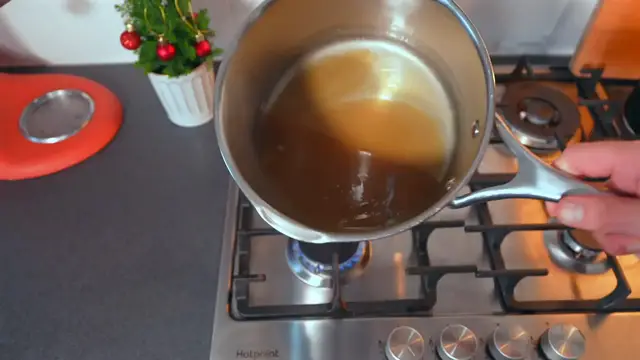 Video thumbnail for Gingerbread Wreath Recipe(720P HD)