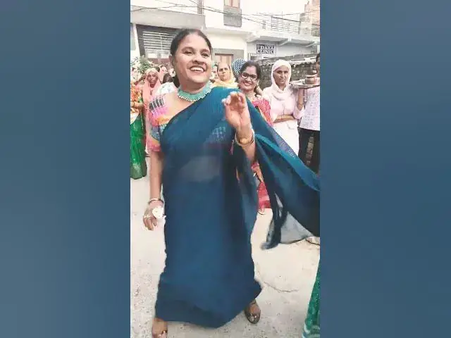 Video thumbnail for लीली साड़ी में जमा तोड़ pad दिए #dance #शोर्ट्स