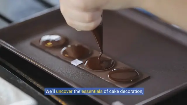 Video thumbnail for Cake decorating for beginners: Simple frosting and piping