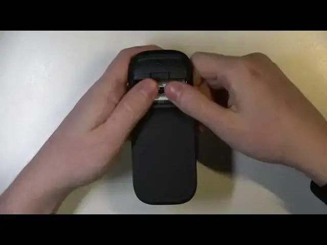 Video thumbnail for How To Insert Batteries Microsoft ARC Mouse?