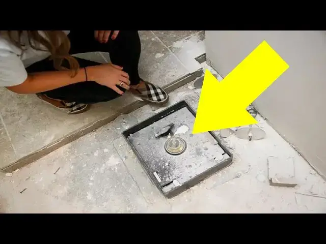 Video thumbnail for They Found A Safe In Their House Behind A Medicine Cabinet, So They Decided To Open It