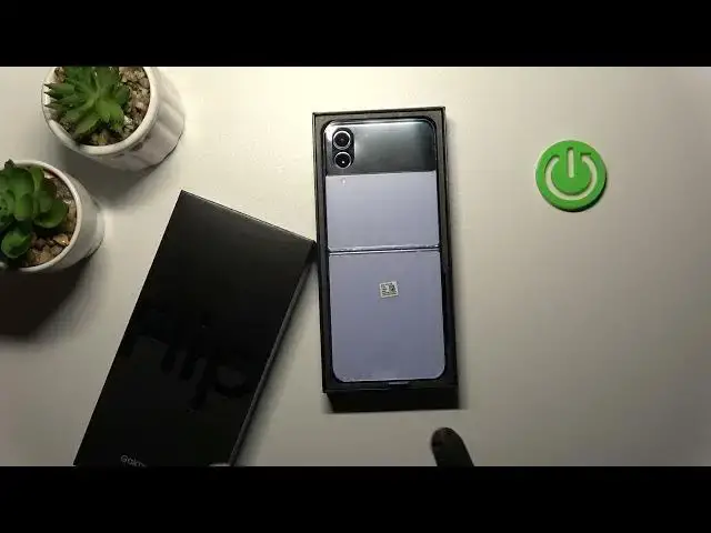 Video thumbnail for Samsung Galaxy Z Flip4 - Does it Come with Case