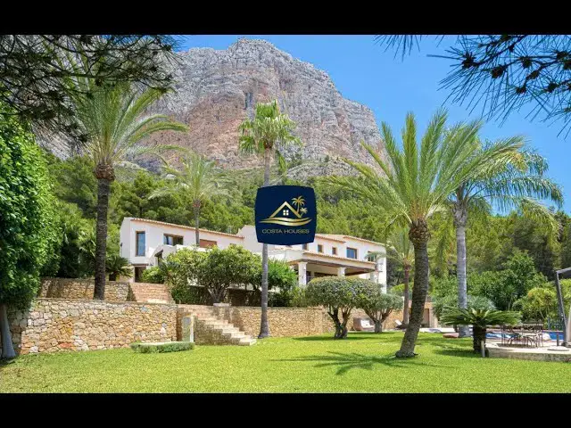 Video thumbnail for VENTA EXCLUSIVA VILLA en Javea, Costa Blanca | Bodega 🍇  Casa Invitados 🏡 Cine 🎦