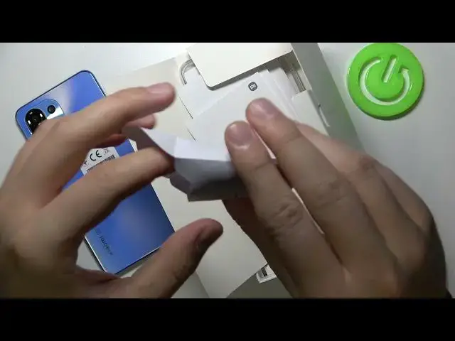 'Video thumbnail for Are there any Headphones Adapter included in the Xiaomi 11 Lite 5G NE Box?'