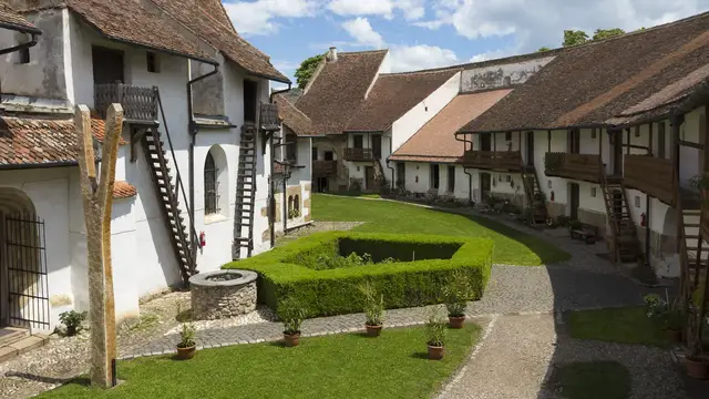 'Video thumbnail for Harman - Wehrkirche von Honigberg'