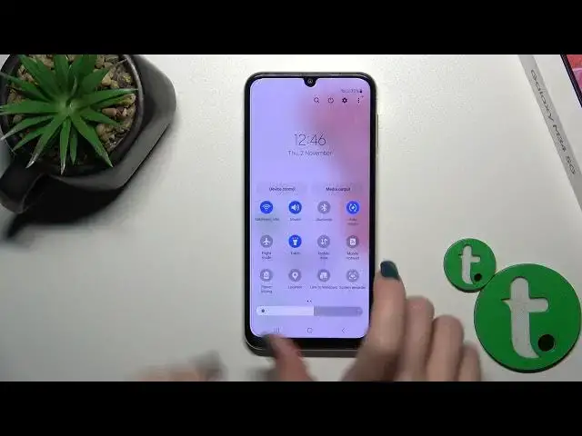 'Video thumbnail for How to Switch On the Flashlight on a SAMSUNG Galaxy M34'