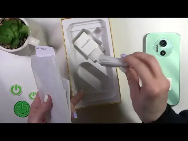 Video thumbnail for Does the DooGee X97 Pro Come with a USB cable? Check All BOX Accessories in New Doogee X97 Pro!