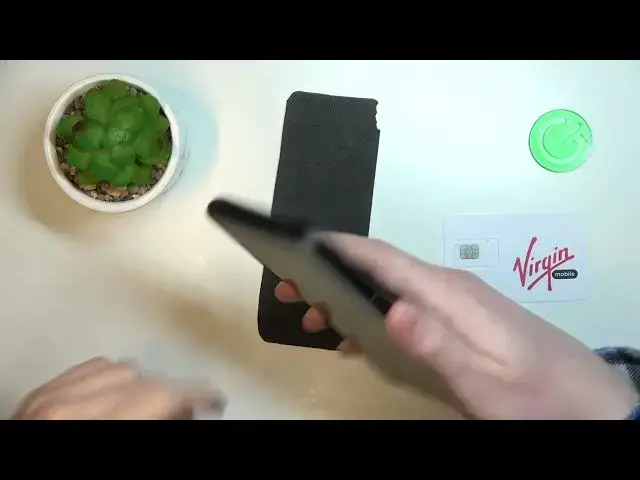 'Video thumbnail for ASUS ROG Phone 7 - Size Comparison with an Average Male Hand'