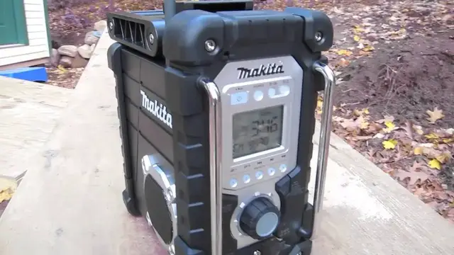 'Video thumbnail for Makita LXRM03 Radio'