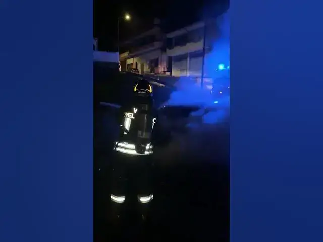 'Video thumbnail for Adrano. Auto in fiamme in via Solicchiata. Rogo domato dai pompieri
Momenti di apprensione nella no'