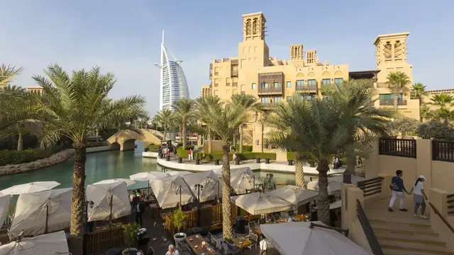 Video thumbnail for Madinat Jumeirah Resort | Dubai
