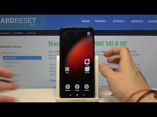 Video thumbnail for How to Set Up Lock Screen Wallpaper on XIAOMI Mi 9 SE -  Change Lock Screen Design