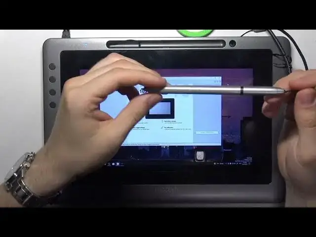 Video thumbnail for How to Charge Pen of Wacom DTU-1031?
