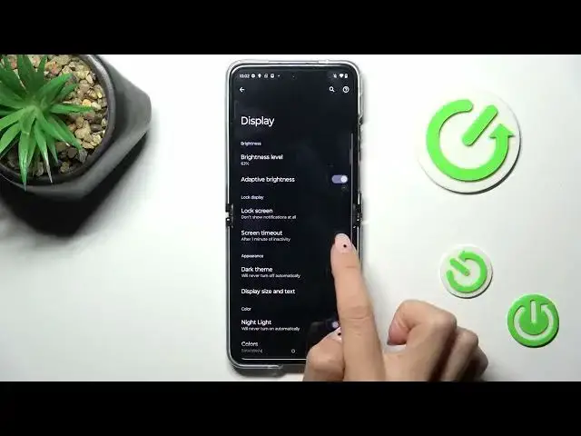 'Video thumbnail for How to Modify the Screen Timeout Value on a MOTOROLA Razr 40 Ultra'