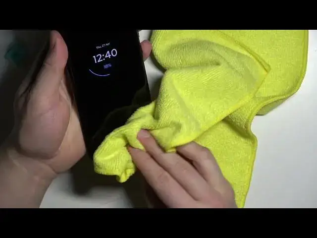 'Video thumbnail for How to Remove Tempered Glass from Motorola Edge 40 Pro Display?'