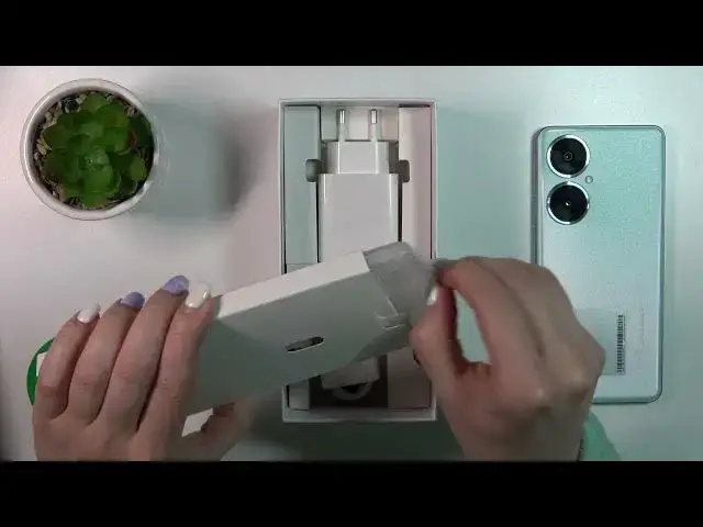 'Video thumbnail for Does HUAWEI NOVA 11i Come with Protective Case?'