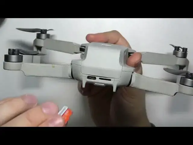 Video thumbnail for How to Input SD Card in DJI Mini SE?