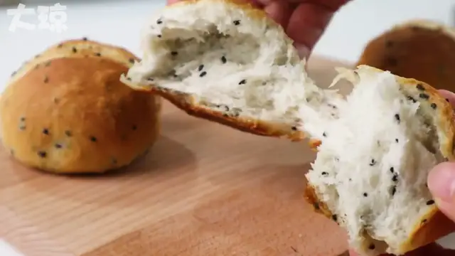 Video thumbnail for No Knead Sesame Bread(720P HD)