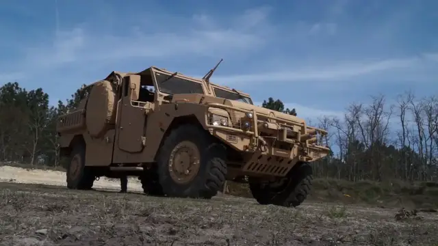 'Video thumbnail for Sherpa Light Special Forces 4x4 combat vehicle Renault Trucks Defense France French Defense Industry'