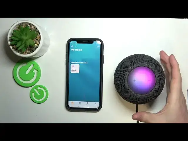 Video thumbnail for Set an Alarm with your voice on the Apple HomePod