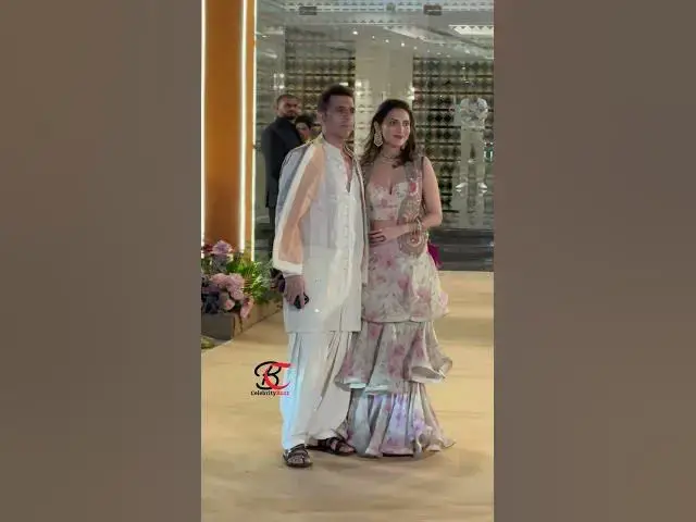 Video thumbnail for Ritesh Sidhwani & Dolly Sidhwani At Mehndi Of Aadar Jain And Alekha Advani