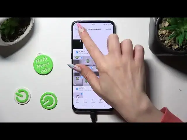 Video thumbnail for How To Select & Delete Multiple Photos In Gallery On Vivo V15 Pro