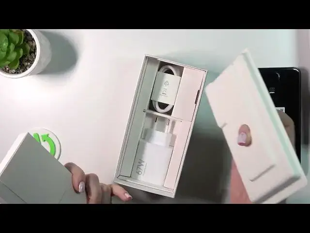 'Video thumbnail for Does the Xiaomi 13 come with a Protective Case included?'