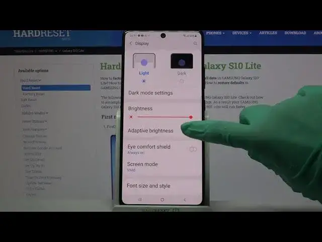 'Video thumbnail for How to Activate Auto Brightness on SAMSUNG Galaxy S10 Lite – Turn On Auto Brightness'