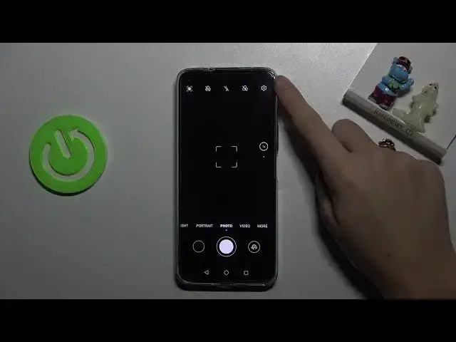 Video thumbnail for How to Manage Camera via Voice Control in HUAWEI Nova 8i - Take Photos via Voice Control
