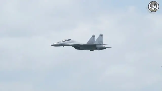 'Video thumbnail for Singapore Airshow 2018 Day 1: RSAF and international flight display'