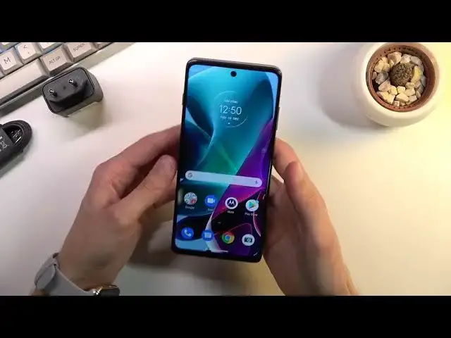 'Video thumbnail for MOTOROLA Moto G200 Unboxing & Overview | What's Inside the Box'