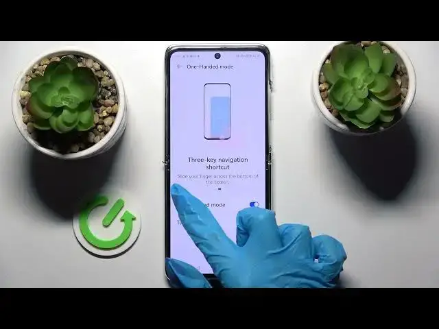 Video thumbnail for How to Enable One-Handed Mode on HUAWEI P50 Pocket – Accessibility Settings
