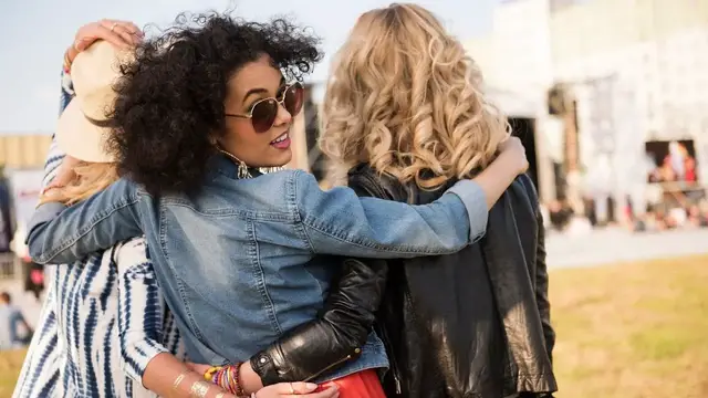 Video thumbnail for Worried my friend will spill my secrets to my boyfriend