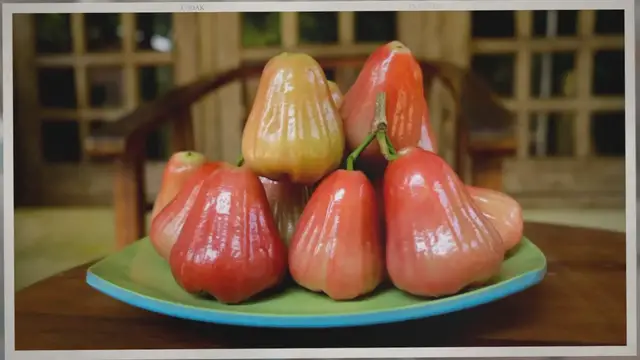 Video thumbnail for Is Paraffin Wax Edible? How Edible Is It?