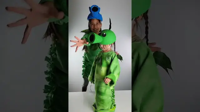 Video thumbnail for Easy No-Sew PLANTS VS ZOMBIES Halloween Costume #diy #Halloween #pvz #plantsvszombies