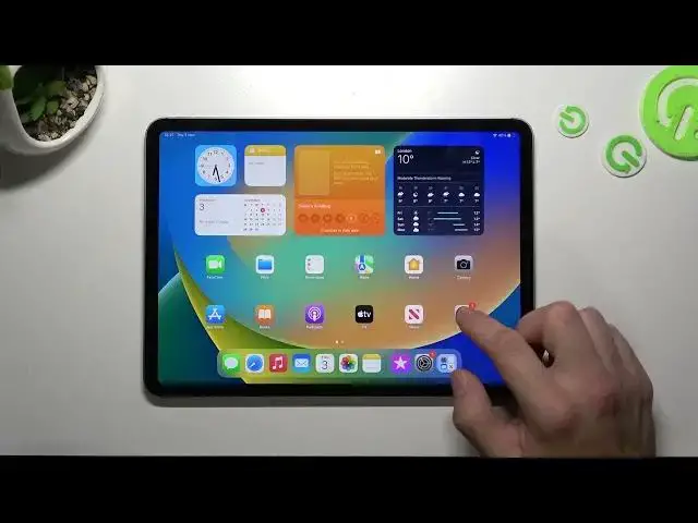 Video thumbnail for How to Turn On / Turn Off the Assistive Touch on the iPad Pro 11'' 2022