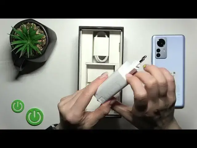Video thumbnail for Does Xiaomi 12 Pro Comes with a Charger?