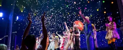 'Video thumbnail for Video: The Go-Go's Take the Stage at HEAD OVER HEELS!'