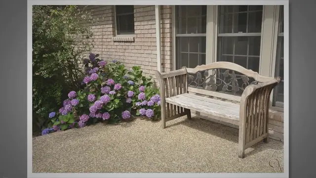 'Video thumbnail for Terrasse mit Kies- oder Splitt-Belag anlegen'