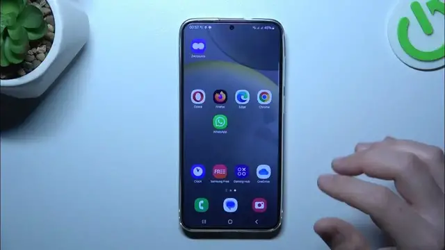 Video thumbnail for How to Add News Apps to Home Screen on SAMSUNG Galaxy S24+