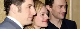 Video thumbnail for Chatting with Elisabeth Moss, Jason Biggs, Bryce Pinkham & the Cast of THE HEIDI CHRONICLES on Opening Night!