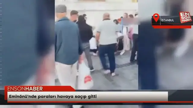 'Video thumbnail for شاهد تركي يرمي كيسا من الاموال في الهواء والمواطنون يهجمون عليها وموقف انساني يحصل في النهاية (فيديو)'